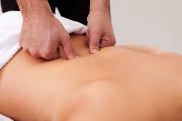 Si le duele la espalda en la parte baja de la espalda, el masaje puede ayudar