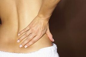 Síntomas de dolor lumbar de la osteocondrosis.