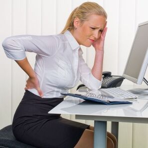 Osteocondrosis de la columna lumbar durante una sesión prolongada en el trabajo