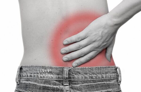 Dolor lumbar debido a osteocondrosis espinal.